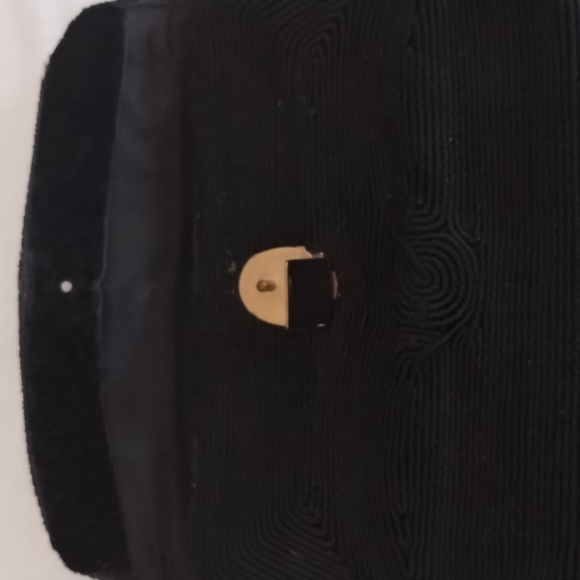 1940s CORD'E CLUTCH, BLACK SWIRLING PATTERN BRASS SNAP CLOSURE, FULLY LINED - Picture 4 of 5